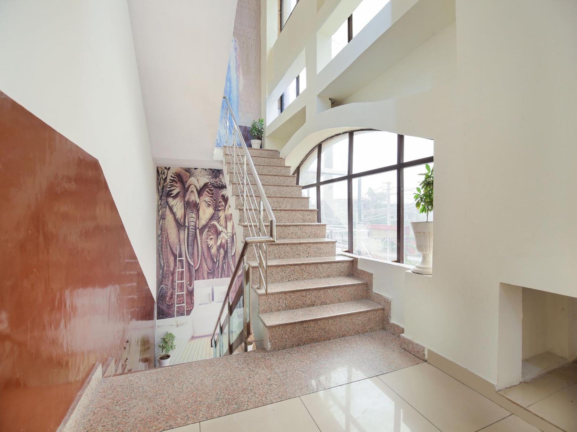 Oyo Flagship Hotel Le Aley Regency Лудхиана Экстерьер фото